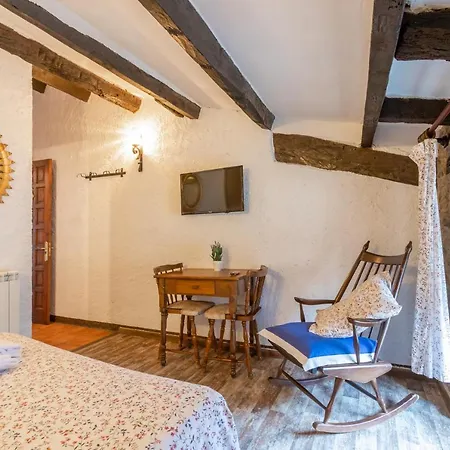 Apartamento Can Lo 3 *