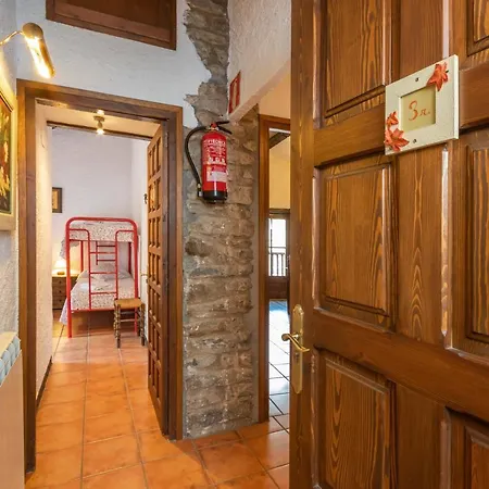 Apartamento Can Lo 3 *